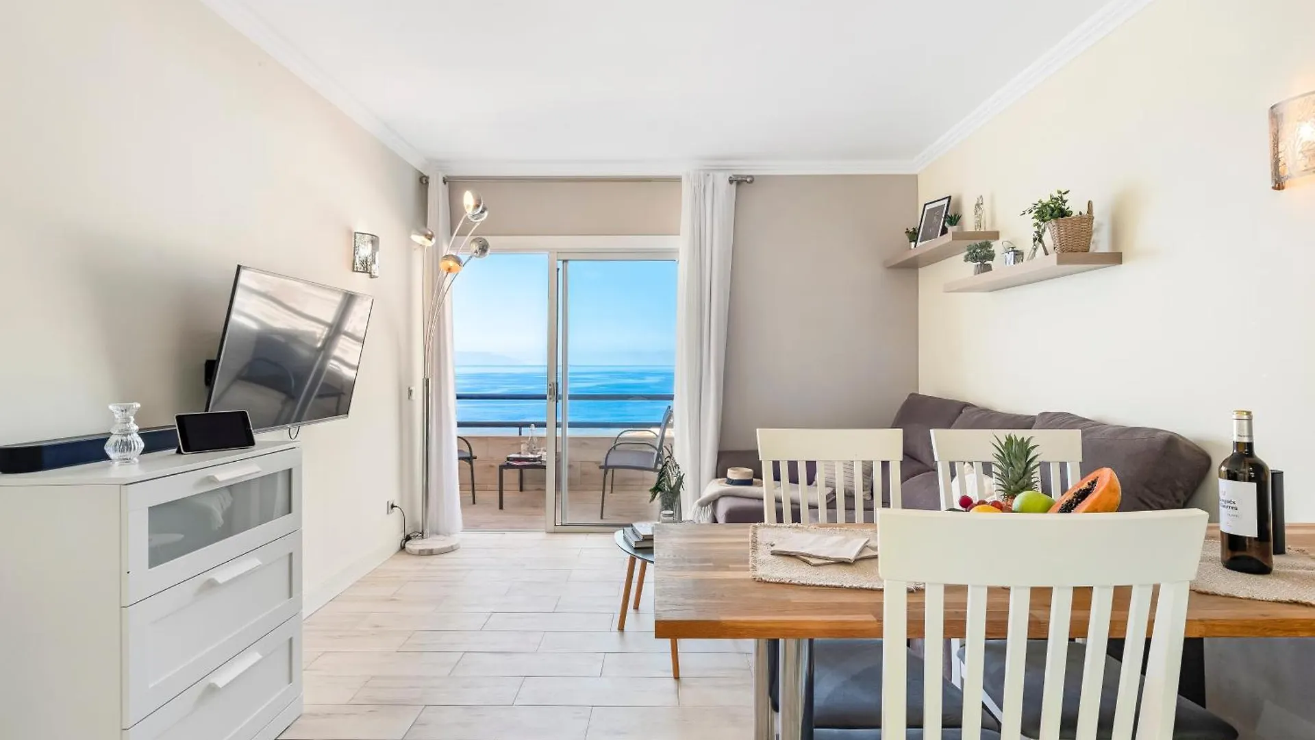 Ocean Smart Home, Hi-End Services, Media Streaming Адехе 0*,  Испания